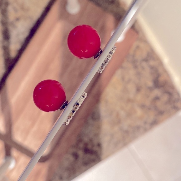 ✅🆕Langston Xmas earrings, reindeer/snowflake & rhinestones & big red ball back🎄 - Picture 4 of 4